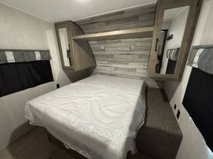 F-o-r-e-s-t R-i-v-e-r P-u-m-a X-l-e 2-7-Q-B-C d'occasion 2022 à vendre - Product Image 6