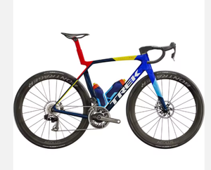 NOUVEAU Vélo de route électrique TREK Madone SLR 9 2025 - Pneus larges et prêts pour la neige, matériaux plastique/aluminium/acier, garantie 1 an - Product Image 1