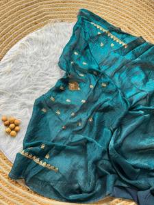 Saree traditionnel en soie douce de créateur indien avec un beau travail de broderie pour les mariages et les fêtes - Product Image 6