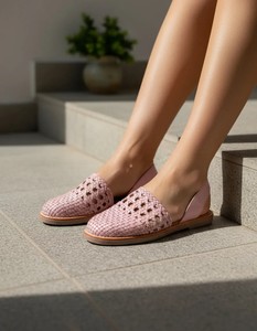 Sandalias Planas Tejidas Rosas para Mujer con Recortes, Punta Redonda, Parte Superior de Cuero, Transpirables, Diseño Sólido, Tendencia de Moda, Calzado Casual - Product Image 1