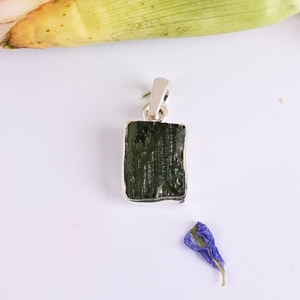 Colgante de piedra de moldavita de piedras naturales, colgante de Plata de Ley 925 de oro amarillo, joyería hecha a mano, regalo para ella, joyería al por mayor - Product Image 3