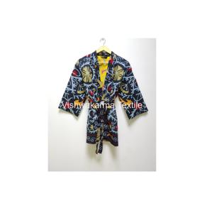 Veste d'hiver en coton Suzani faite à la main en Inde, vêtements pour femmes, col montant, tissu tissé, écologique, manteau court, coque en velours - Product Image 1