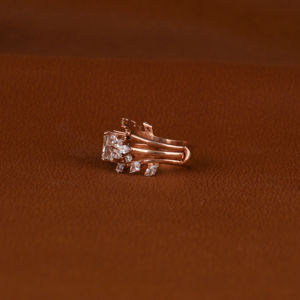 IGI Certified Cvd Lab Grown Created Diamond Solid Gold Radiant Cut Anillo de compromiso Joyería para mujeres del fabricante indio - Product Image 2