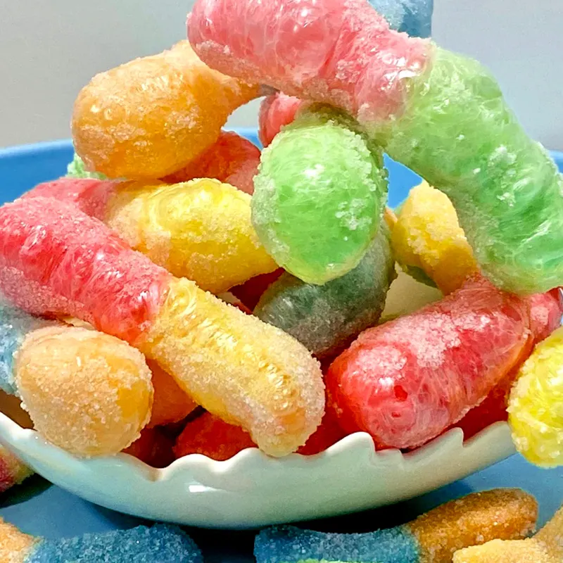 Yeni çıtır şeker tatlılar aperatifler dondurularak kurutulmuş sakızlı solucanlar