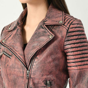 Protección para todo tipo de clima, ajuste a medida y bolsillos funcionales mezclados en esta elegante chaqueta de cuero genuino para mujer para cada atuendo - Product Image 6