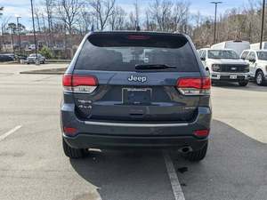 Jeep Grand Cherokee Limited 4WD SUV 2021 Súper Limpio con Asientos de Cuero, Techo Panorámico, Faros LED y Transmisión Automática - Product Image 2