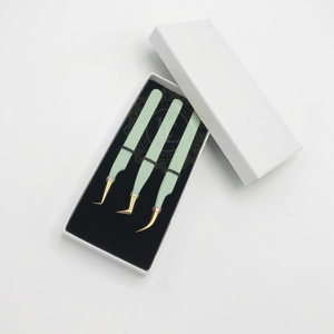 Offre spéciale, emballage de boîte de cartes de revêtement en poudre vert menthe personnalisé, pince à cils en acier inoxydable faite à la main, pointe dorée, vente en gros - Product Image 5