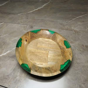 Ensemble de bols de service multifonctionnels en bois et résine époxy de luxe avec finition lisse pour un usage quotidien et les occasions festives - Product Image 2