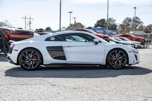 Audi R8 2022 impecablemente limpio - Product Image 3