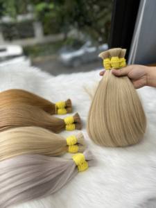 Vente en gros de cheveux humains vietnamiens longs, soyeux, lisses et lisses, blonds, 100 grammes en vrac, toutes les cuticules alignées, toutes les couleurs conviennent - Product Image 4