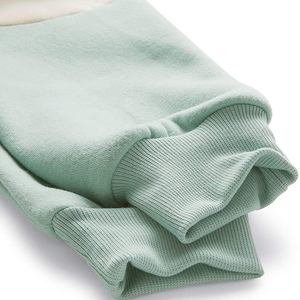 Sweat-shirt décontracté multi-panneaux pour femme, de haute qualité, épais et chaud pour l'hiver, avec logo frontal et col à capuche - Product Image 3