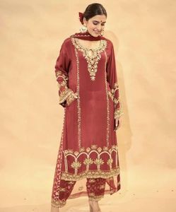 NEW---DESIGNER belle robe indienne et portugaise brodée sur KURTA avec pantalon pour soirée/mariage = 2023 - Product Image 1