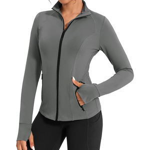 Vestes de yoga pour femmes, col oversize, haut à encolure spectaculaire, détail de volants, tendance avant-gardiste, épaules audacieuses - Product Image 1