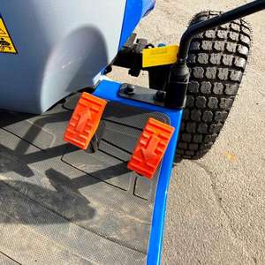 Petit tracteur compact Neww Hol lands 25 à vendre - Product Image 3