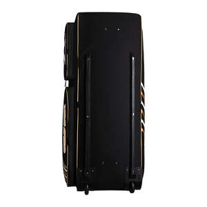 Bolsa de Cricket CA 20K Gold con Ruedas, Diseño en Negro/Dorado - Product Image 4