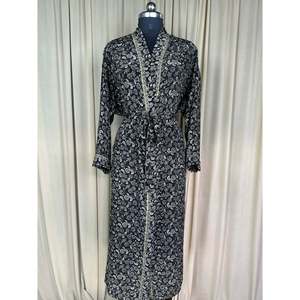 Vestido Kimono de Seda Reciclada Estilo Boho Chic Vintage para Mujer, Ideal para la Playa, Resort, Casa o como Bata de Baño - Product Image 1