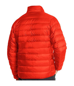 Veste matelassée rouge unie personnalisée en gros pour hommes, vestes matelassées pour hommes de haute qualité respirantes - Product Image 3