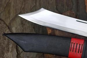 Épée à lame personnalisée de la meilleure qualité, fabriquée à la main, en acier Damas carbone, à prix avantageux - Product Image 4