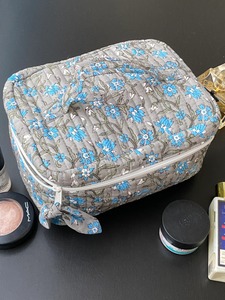 Estuche de Maquillaje Vintage de Algodón Acolchado Gris Le Souvenirs, Cierre de Cremallera, Duradero, Ecológico, Resistente al Agua, Personalizable - Product Image 3