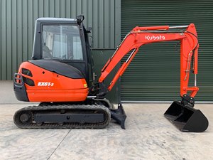 Mini-excavatrice Kubota KX61-3, machine de construction sur chenilles de 3 à 6 tonnes, garantie 2 ans, pompe de boîte de vitesses incluse, godet inclus, à vendre. - Product Image 2