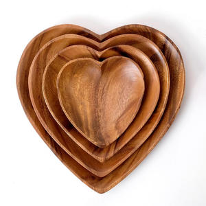 Service d'assiettes en forme de cœur vaisselle écologique vaisselle en bois assiettes en bois artisanales pour servir les repas - Product Image 1