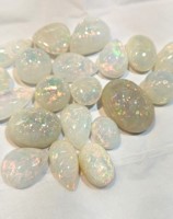 Vente en gros d'usine cabochon arc-en-ciel feu opale éthiopienne Welo lâche opale de feu véritable qualité taille libre mélange ovale jaune naturel