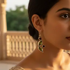 Boucles d'oreilles tendance en argent sterling 925 pour femmes - Pierre précieuse verte (émeraude taille poire ou perle) - Product Image 2