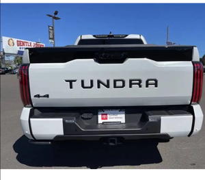 Véhicule Toyota Tundra 2024 en parfait état - Product Image 2