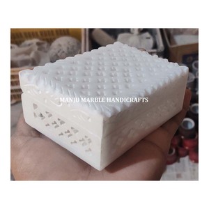 Boîtes à bijoux en forme de rectangle en marbre blanc sculpté à la main - Product Image 1
