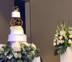 Présentoir rond à gâteaux et desserts pour mariage et événements Vaisselle dernière conception Présentoir à gâteaux grande taille en métal plaqué or - Product Image 4