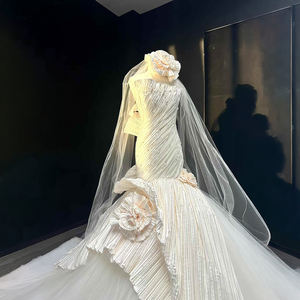 Robe de mariée sirène moderne et élégante NT92 avec col bateau, volants, fleurs 3D, traîne chapelle longue, dentelle et cristaux - Product Image 5