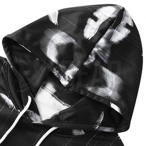 Sweat à capuche imprimé léger pour hommes avec tissu respirant et coupe tendance idéal pour les vêtements de rue - Product Image 3