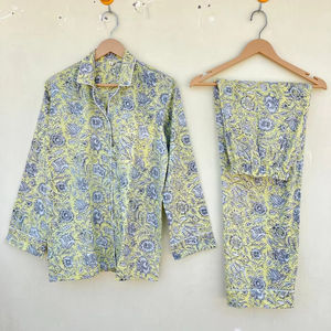 Pijama de Mujer Hecho a Mano en India, 100% Algodón, Elegante Estampado Floral, Ropa de Dormir para Invierno, Casual y de Lujo, para Primavera y Otoño - Product Image 1