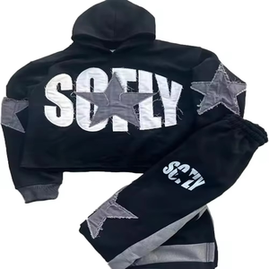 Sweat à capuche imprimé et orné de strass, disponible en plusieurs couleurs, pour un confort quotidien et un style streetwear moderne. - Product Image 2