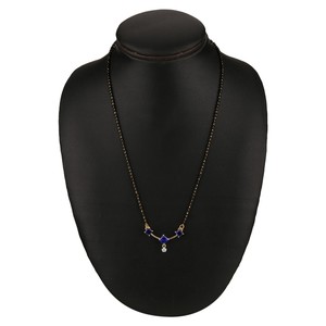 Colgante de estilo tradicional indio chapado en oro de diseñador con forma de Diamante Azul para mujer nupcial - Product Image 3