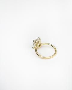 11x9mm Allongé Coussin Coupe Moissanite Solitaire Bague de Fiançailles en Classique Quatre Prong Or Réglage | Bijoux fins de mariée - Product Image 6