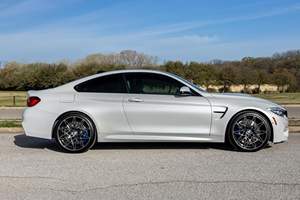 BMW M4 Coupé 2020 USADO, con Volante a la Izquierda/Derecha, Paquete de Competición - Product Image 2