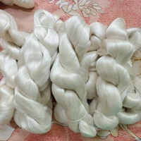 Fil de soie brut de mûrier pur 100% fil de soie de qualité 20/22D 4A pour la couture, le crochet, le tricot, le tissage, la broderie, la fabrication de cordes