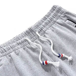 กางเกงขาสั้นลำลองสำหรับผู้ชายแบบทันสมัยที่มีดีไซน์ทรงสลิมฟิตเหมาะสำหรับชายหาดและกลางแจ้งสไตล์เรียบง่าย - Product Image 3