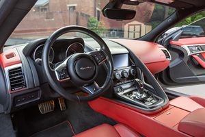 Jaguar F-Type R Coupé d'occasion 2018 - Product Image 2