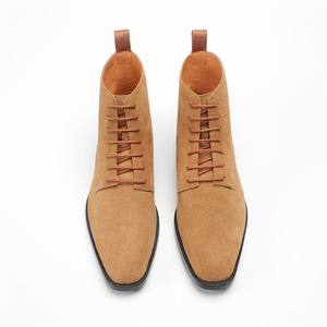 Bottines chics en cuir verni avec talon amorti et boucle élégante, idéales pour les rendez-vous et les week-ends - Product Image 6