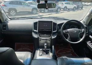 TOYOTA LAND CRUISER V8 d'Occasion à Bas Prix, Garantie 12 Mois, de 2016 à 2019, Conduite à Gauche ou à Droite, en Parfait État à Vendre - Product Image 4