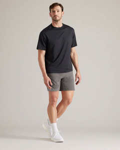 Short de jogging athlétique pour hommes High Street Poches zippées Séchage rapide Respirant Taille élastique Vêtements de sport pour la course à pied Motif solide - Product Image 4