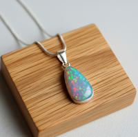 Pendentif goutte d'opale serti clos |   Style bohème pour femmes |   Cadeau de cristal de guérison |   Plaqué rhodium |   Personnalisable |   Certifié