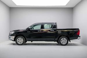 Toyota Hilux HI 2.7L 2025 Limpia - Interior Negro Attitude, Exterior Negro - Product Image 4