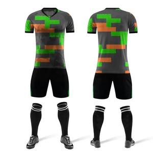 2024 nouvelle mode personnalisé équipe de Football maillot Football chemise ensembles Sublimation uniforme personnalisé Football porter uniforme - Product Image 4