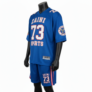 Conjunto deportivo premium de jersey de malla de poliéster transpirable de 220 GSM, con paneles a rayas azules, rojos y blancos, y logotipo estampado en serigrafía. - Product Image 5