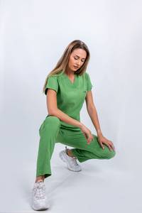 Ensembles d'uniformes médicaux de haute qualité à prix de gros – Tissu polyester-coton confortable et tendance pour usage hospitalier - Product Image 3