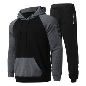 Ensemble de sport pour homme en coton 100% de haute qualité, comprenant un sweat à capuche demi-zip et une chemise imprimée, idéal pour l'entraînement, le jogging et comme survêtement d'hiver, vente en gros - Product Image 1