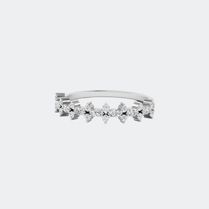 Anillo Minimalista con Engaste de Racimo Disperso de Marquesa y Corte Redondo de 0.55 CTW - Product Image 2